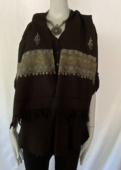Hand Embroidered Aari Three Channel Border with Small Motif